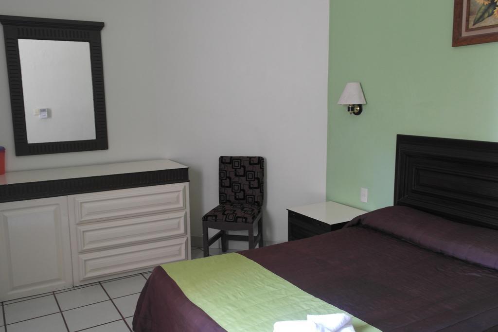 Hotel El Roble Tuxtla Gutiérrez Eksteriør bilde