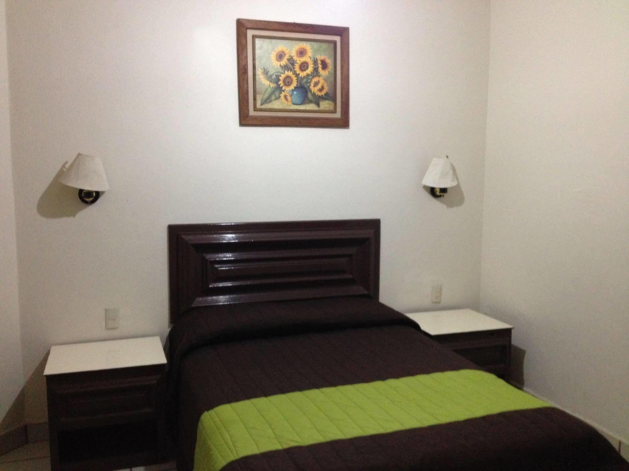 Hotel El Roble Tuxtla Gutiérrez Eksteriør bilde